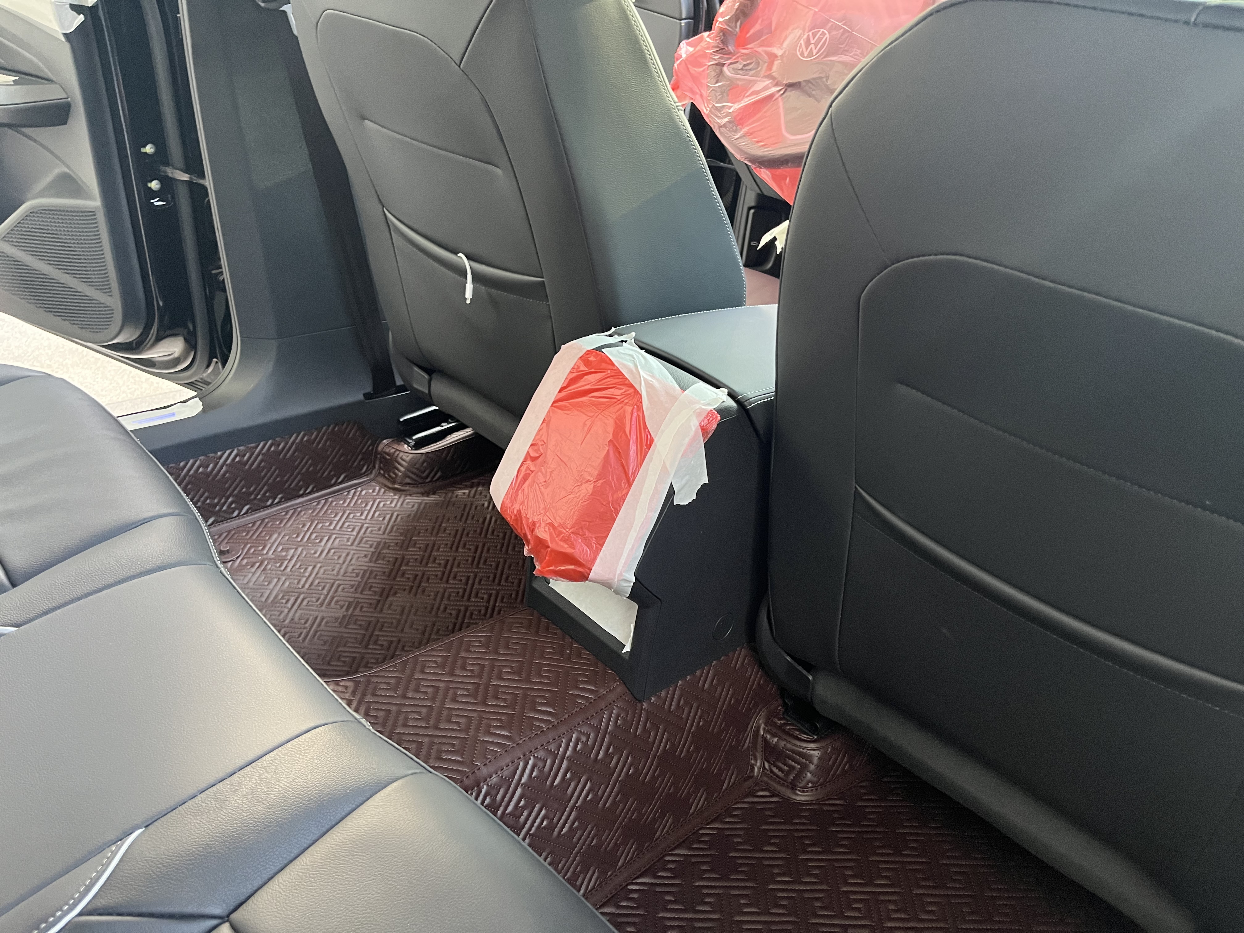 夏天溫度升高時，小心高溫暴曬后的汽車甲醛